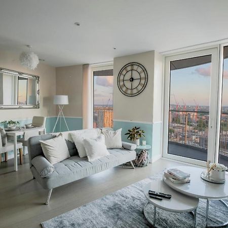 Amazing London City Skyline View & Transport Links Barking  Exteriör bild